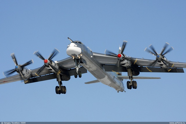 Máy bay ném bom Tu-95.