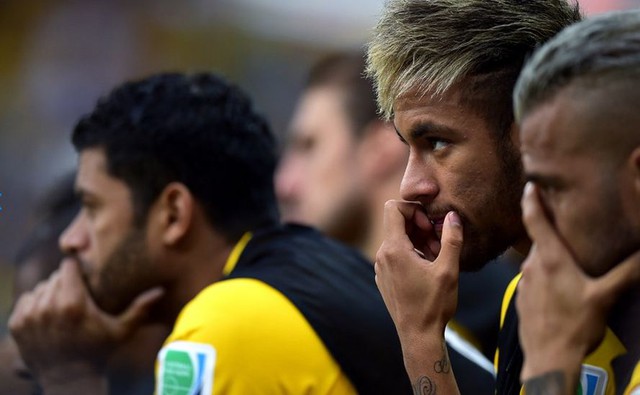 Neymar trở lại cùng các đồng đội 