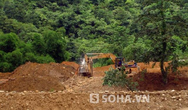 Thời gian gần đây, tình trạng khai thác vàng trái phép diễn ra rất nhiều trên địa bàn xã Cắm Muộn.