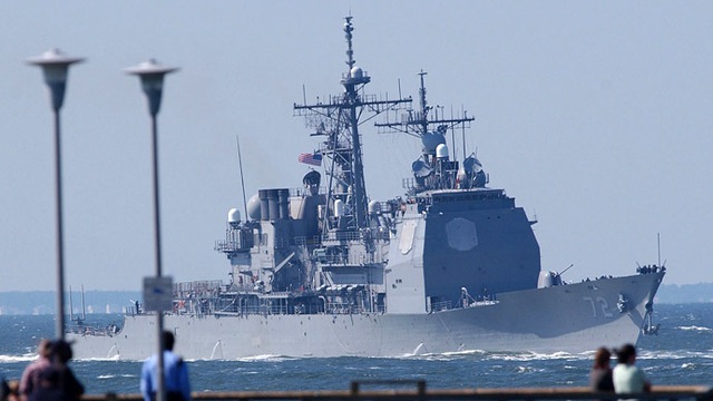 Tuần dương hạm Vella Gulf của Mỹ tiến vào Biển Đen.