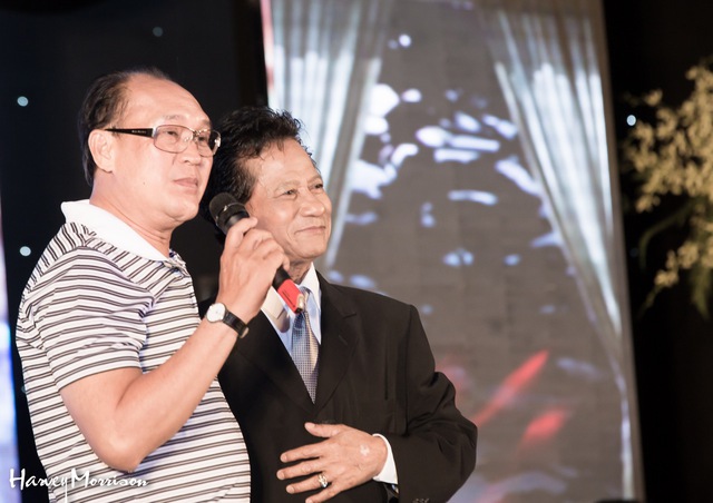 Đặc biệt, lần này, Chế Linh đã giới thiệu người bạn thân từ mấy chục năm nay của ông là danh hài Duy Phương, cũng đến ủng hộ chương trình của ông.