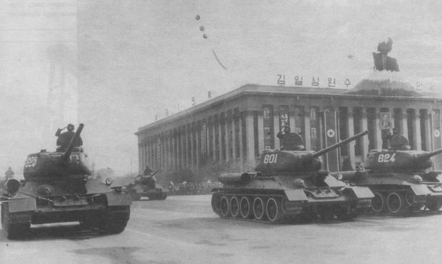 T-34-85 trong cuộc diễu binh tại Bình Dưỡng ngày 15/8/1960.