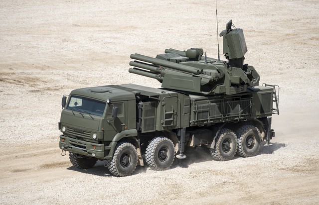 
Hệ thống phòng không Pantsir-S1 tại Diễn đàn quân sự quốc tế Army-2015.
