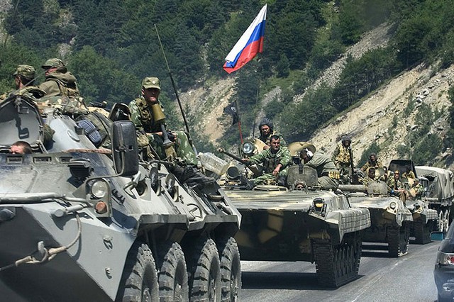 Lực lượng thông thường của Nga được cho là yếu hơn Mỹ.