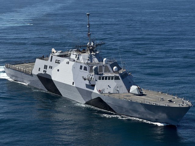 
Chiến hạm USS Freedom (LCS-1) lớp Freedom.
