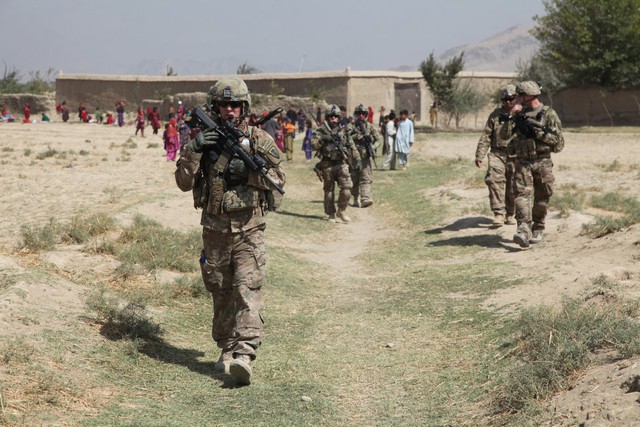 Lính Mỹ tuần tra ở Sayghani, tỉnh Parwan, Afghanistan.