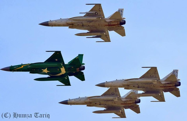 Máy bay chiến đấu JF-17, sản phẩm tiêu biểu cho hợp tác quân sự giữa Pakistan và Trung Quốc.