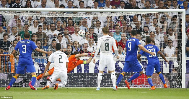 Phút 57, Morata đánh đầu tung lưới Real, gỡ hòa 1-1