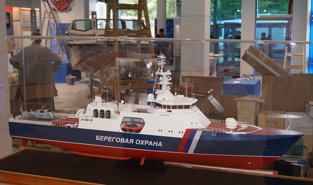 Mô hình tàu tuần tra xa bờ thuộc đề án 22100 của lực lượng tuần duyên Nga.