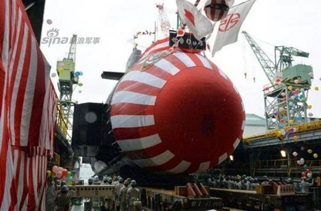 
Hôm 2/11, Nhật Bản đã hạ thủy thành công tàu ngầm lớp Soryu thứ 8 mang tên Sekiryu. Tàu ngầm trị giá nửa tỷ USD này được đặt phiên hiệu là SS-508. Tàu Sekiryu khởi đóng tại nhà máy Kobe vào tháng 3/2013 và theo dự kiến, tàu SS-508 sẽ chính thức phục vụ vào tháng 3/2017.
