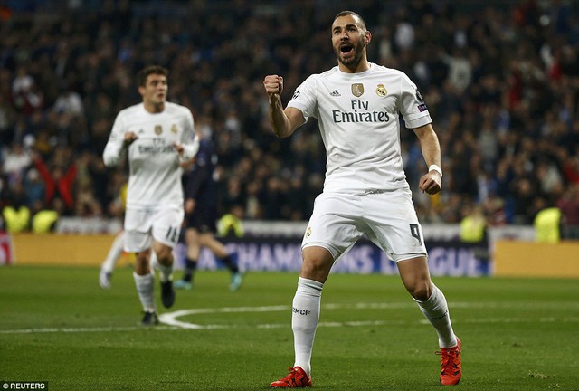 
Benzema sớm đưa Real dẫn trước 2-0 ở phút 12 và 24.
