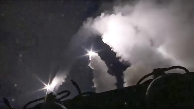 
Tàu chiến Nga phóng tên lửa hành trình tiêu diệt IS hôm 7/10
