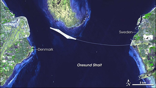 
Công trình này băng qua eo biển Oresund nằm giữa Thụy Điển và Đan Mạch
