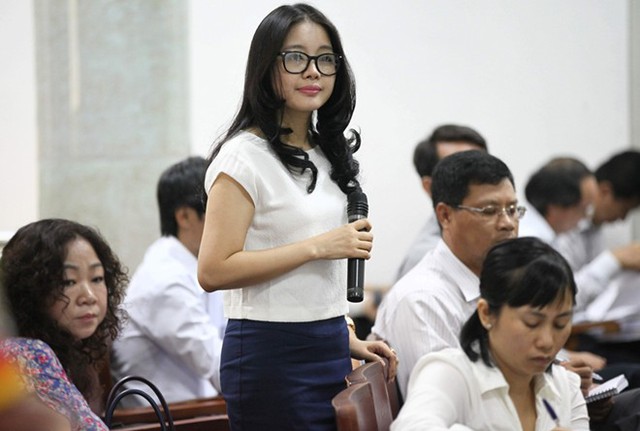 Vợ bầu Kiên, bà Đặng Ngọc Lan, tại phiên tòa xét xử chồng mình.
