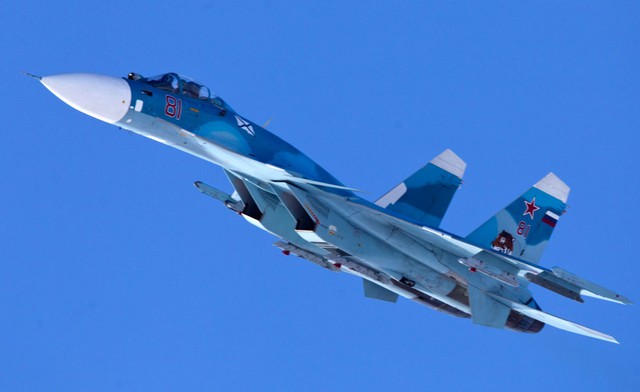 Su-33 - chiến đấu cơ hải quân hạng nặng thế hệ thứ 4.