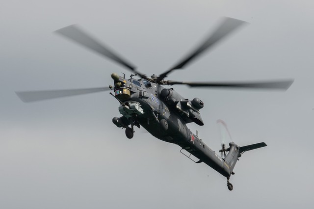 
Mi-28NM là biến thể tiên tiến của sát thủ diệt tăng Night Hunter. Máy bay sẽ được trang bị hệ thống radar mới, các cảm biến phục vụ hoạt động ban đêm và mũ bay được nâng cấp cho phi công.
