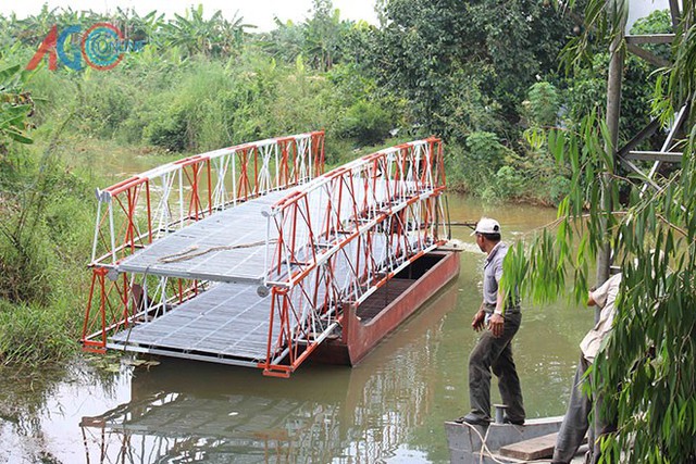 Cuối năm 2014, mô hình xây cầu siêu tốc của anh Lê Văn Cư (thường gọi Ba Đạt), nông dân ấp xã Lương An Trà (Tri Tôn) được nhiều người biết đến. Khi đó, nhóm của anh Đạt chỉ mất có 2 giờ để hoàn thành cây cầu bắc qua con kênh rộng 26 m.
