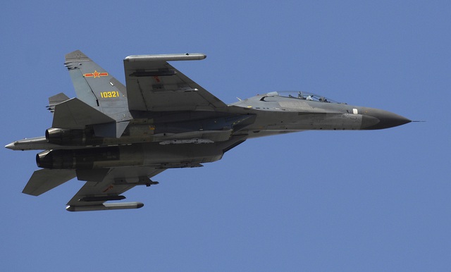 Trung Quốc có thể điều J-11 để tiêu diệt các máy bay cảnh báo sớm E-2C