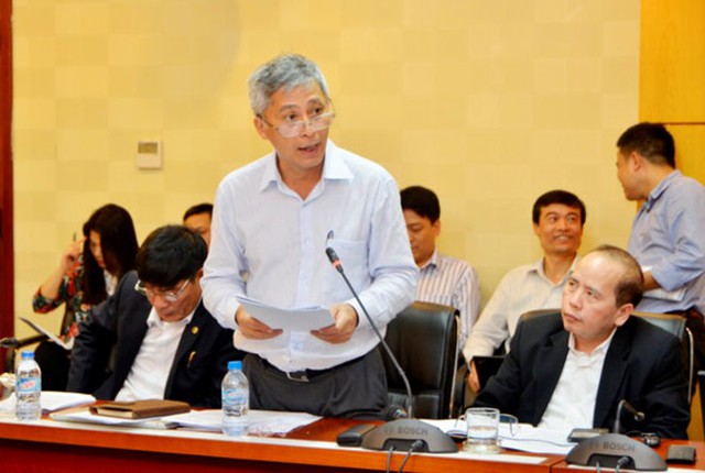 Phó tổng cục trưởng Tổng cục Môi trường khẳng định báo cáo đánh giá tác động môi trường được phê duyệt của dự án đường sắt Cát Linh - Hà Đông không đề cập tới việc chặt hạ cây xanh trên đường Nguyễn Trãi.
