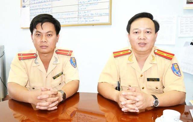 Thiếu tá Ngô Quốc Quân (phải) và Trung úy Nguyễn Quang Biên (Ảnh: Khải Hoàng/Zing)