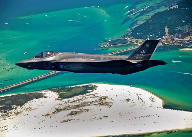 
F-35 của Mỹ vẫn được nhiều nước săn đón, mặc dù gặp nhiều vấn đề về kỹ thuật cũng như ngân sách.
