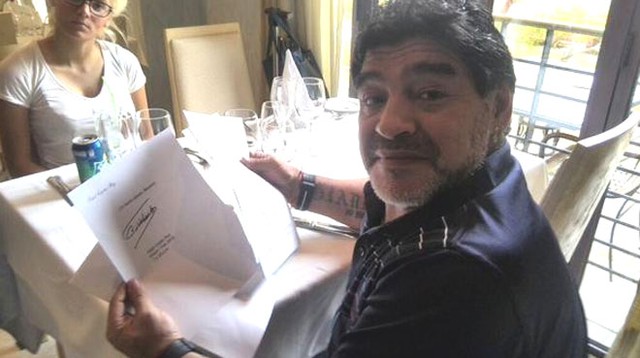 Cựu chủ tịch Fidel viết thư cho Maradona, xóa tan tin đồn - Ảnh 1.