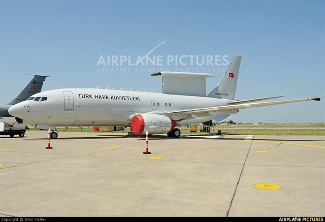 
Sau một thời gian dài chậm tiến độ, chiếc E-737-700 đầu tiên đã được bàn giao cho Không quân Thổ Nhĩ Kỳ vào ngày 31/01/2014, chiếc thứ 2 bàn giao ngày 02/05/2014 và chiếc thứ 3 được bàn giao vào ngày 04/09/2014.

