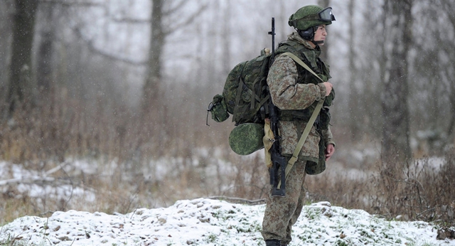 
Theo quảng bá của Nga, Ratnik là bộ quân trang thế hệ mới của quân đội Nga, còn được gọi là trang phục của chiến binh tương lai.

Ratnik tập hợp khoảng 50 trang, thiết bị khác nhau, bao gồm vũ khí, hệ thống quan sát, giáp bảo vệ, thông tin liên lạc, định vị, dẫn đường, cấp cứu và hệ thống ngắm bắn mục tiêu…

