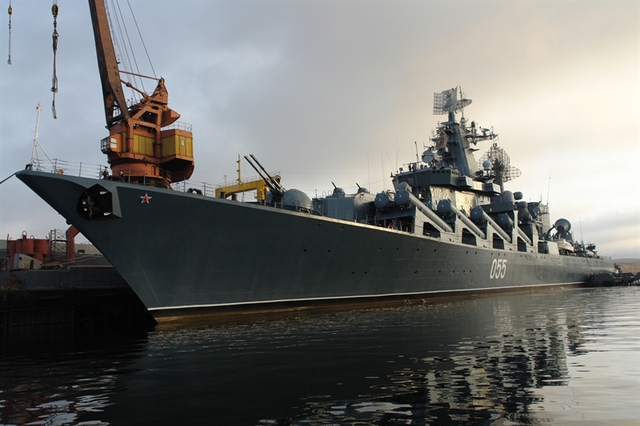 
Được biết, tuần dương hạm Marshal Ustinov đã đến xưởng đóng tàu Zvyozdochka để sửa chữa từ tháng 6/2011.

Đến tháng 11/2012, nó được đưa ra khỏi mặt nước để thực hiện các công việc sửa chữa hệ thống thoát nước, an toàn hoả lực cùng nhiều bộ phận khác.
