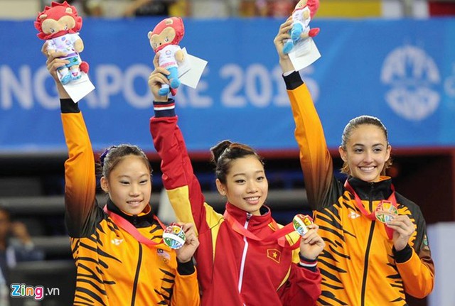 Hà Thanh (giữa) mang về cho TTVN 3 HCV, 1 HCĐ tại SEA Games 28.