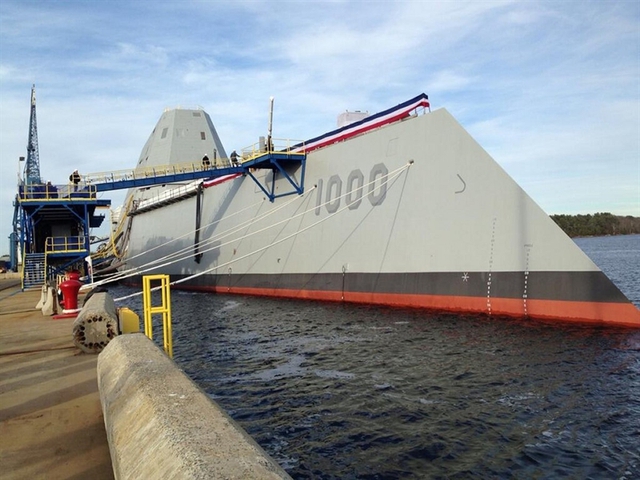 
Quan chức cao cấp của một cơ quan nghiên cứu Hải quân Mỹ, ông Sean cho biết, trước khi hạ thủy chiến hạm DDG-1000 đã thông qua một loạt thử nghiệm. Hiện nay, nó có thể tiến hành chạy thử trên biển, thời gian thử nghiệm trên biển có thể kéo dài liên tục 7 ngày.
