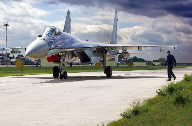 
Máy bay chiến đấu Su-35
