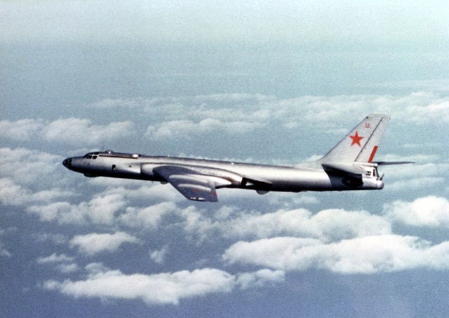 
Mục tiêu ưu tiên của Mỹ là căn cứ máy bay ném bom Tu-16 Badger.
