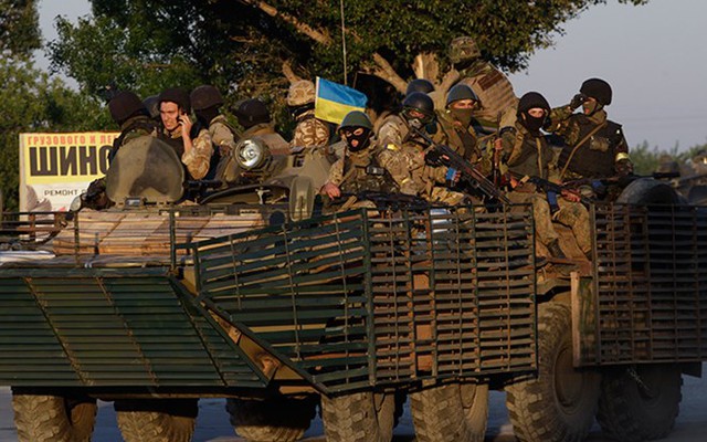 Binh sĩ Ukraine tại Mariupol hồi tháng 9/2014.