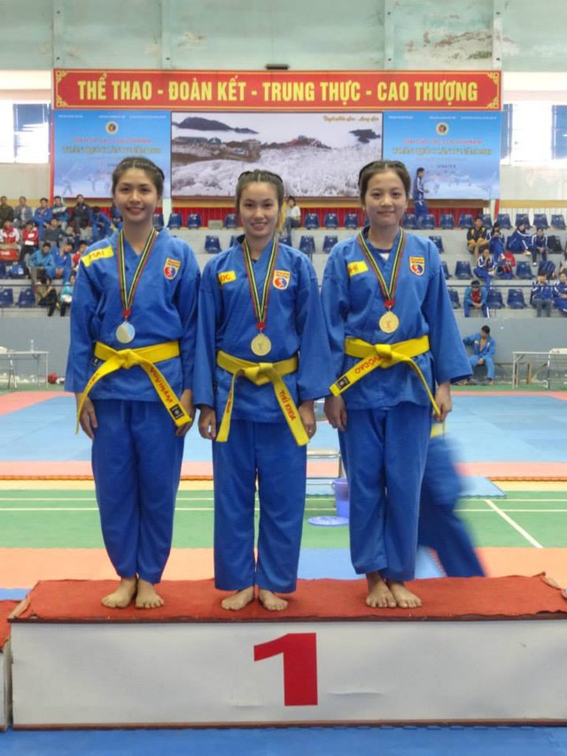 
Ngọc Mai (trái) gặt hái nhiều vinh quang khi tập luyện và thi đấu Vovinam.
