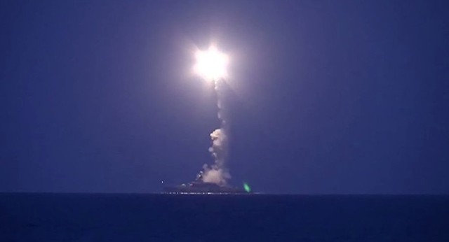 Tàu chiến Nga phóng tên lửa tiêu diệt IS hôm 7/10