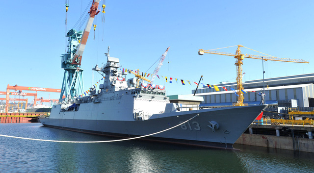Tàu hộ tống đa năng lớp Incheon thứ 3 số hiệu 813 sẽ đi vào hoạt động trong Hải quân Hàn Quốc từ tháng 5/2015