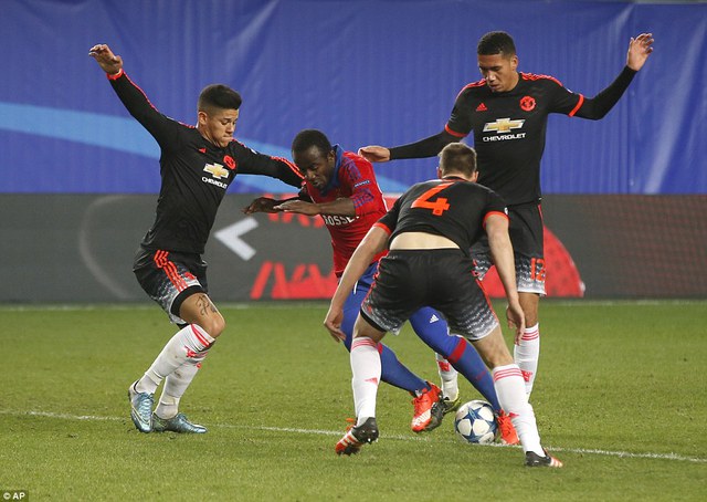 
Không tung ra đội hình mạnh nhất, Man United còn đá thủ hòa trước CSKA Moskva.
