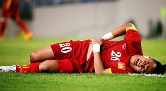 Tiền vệ Hoàng Thịnh bị gãy 2 xương sườn trong trận giao hữu U23 Việt Nam - U23 Hàn Quốc trước thềm SEA Games 28.