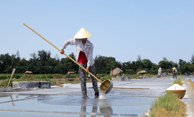 Cả làng, nắng nóng, đạt đỉnh, Hà Tĩnh, diêm dân