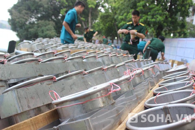 Tại Hồ Hoàn Kiếm, điểm đối diện với Bưu Điện Hà Nội sẽ bắn tầm cao, còn điểm đối diện với Báo Hà Nội mới sẽ tiến hành bắn tầm thấp.