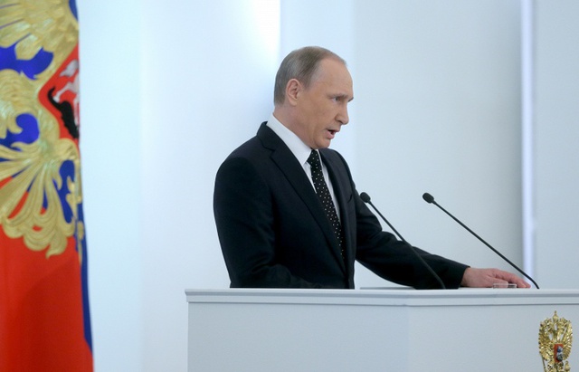 
Tổng thống Nga Vladimir Putin đọc Thông điệp Liên bang 2015. Ảnh: TASS
