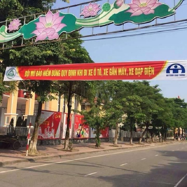 
Chiếc băng rôn với nội dung lạ được xác định là ở Thành phố Thái Nguyên. Ảnh: Facebook
