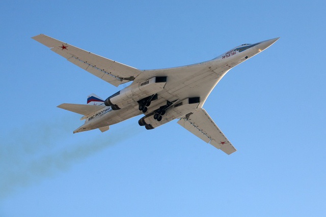 Tu-160 tham gia nhiệm vụ vào năm 1987. Nó được gọi với biệt danh là Thiên Nga trắng.