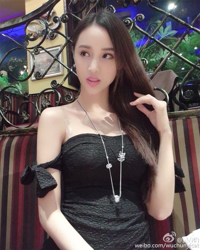 Không ngoài dự đoán, một số trang báo mạng có tiếng Trung Quốc đã nhanh chóng đăng tải lại bộ ảnh của Xuân Di, khiến tên tuổi của cô nàng được nhiều người biết đến hơn.