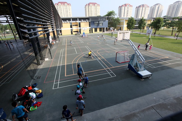  Trường có cơ sở vật chất khá đầy đủ để học sinh có điều kiện phát triển toàn diện thông qua các hoạt động thể thao, hoạt động ngoại khóa.