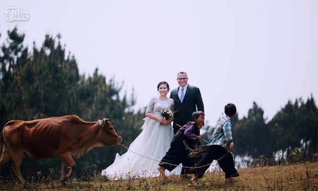 Mộc Châu đẹp ma mị trong bộ ảnh cưới của cặp đôi Việt – Balan