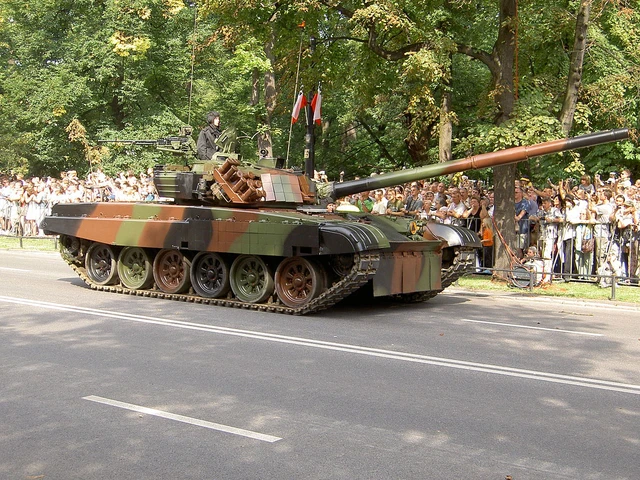 
Xe tăng PT-91 Twardy trong một cuộc diễu binh của Quân đội Ba Lan

