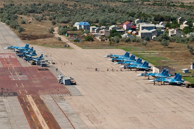 
Các máy bay tiêm kích hiện đại của Không quân Hải quân Nga tại căn cứ Novofyodorovka.

