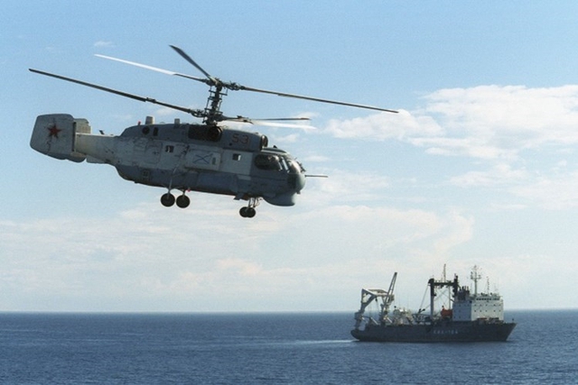 
Dòng trực thăng quân sự Nga cuối cùng không thể không nhắc tới là mẫu trực thăng chống ngầm huyền thoại Ka-27, nó được thiết kế dành riêng cho lực lượng hải quân và được phát triển thành nhiều biến thể khác nhau.
